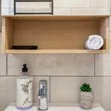 Urban Elitegennvilliers Apartment
